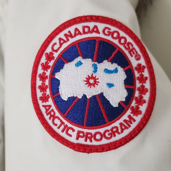 NWT Canada Goose - Size S White - Picture 4 of 5